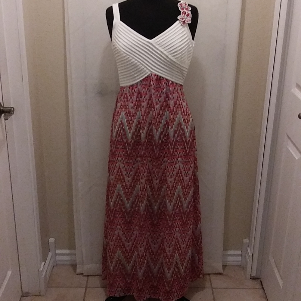 Signature by Robie Bee Dress size 6